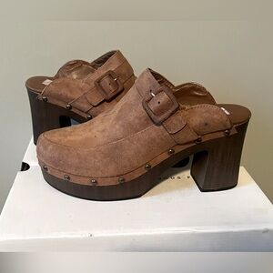 Tan platform heels by SUGAR- size 8.5. Practically brand new!